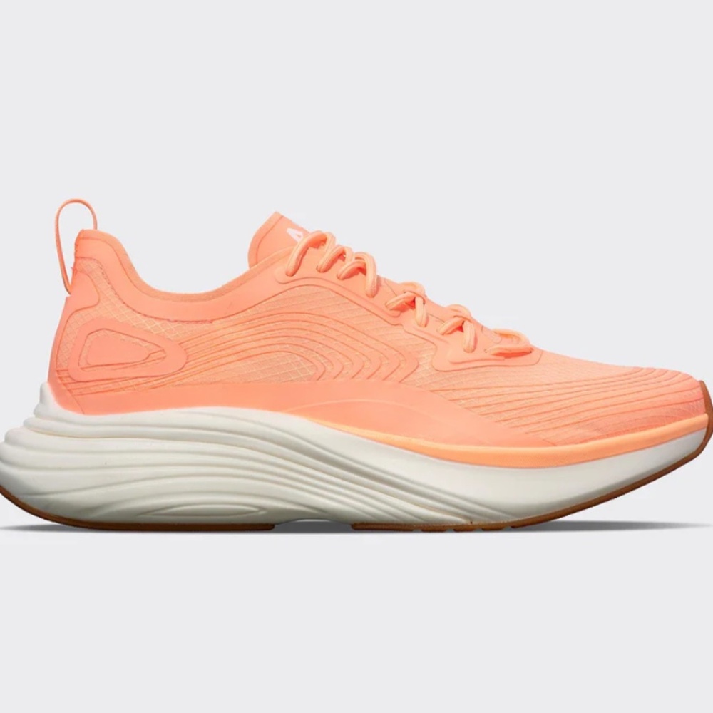 APL Streamline sneakers Size 8 Neon Peach
